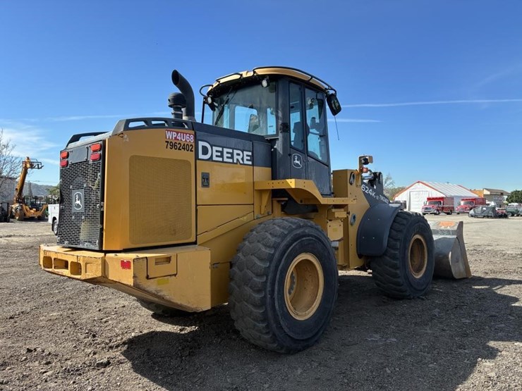 2018-deere-624-p-tier-image-3