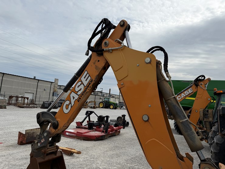 2022-case-580sn-image-25