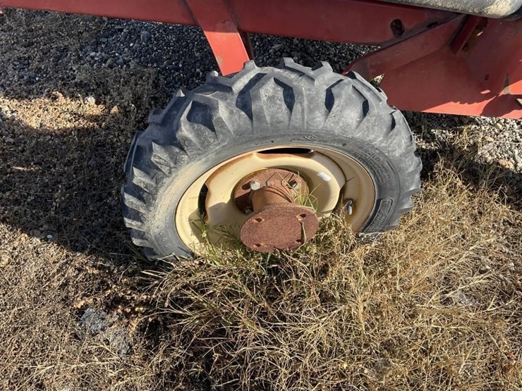 new-holland-144-image-11