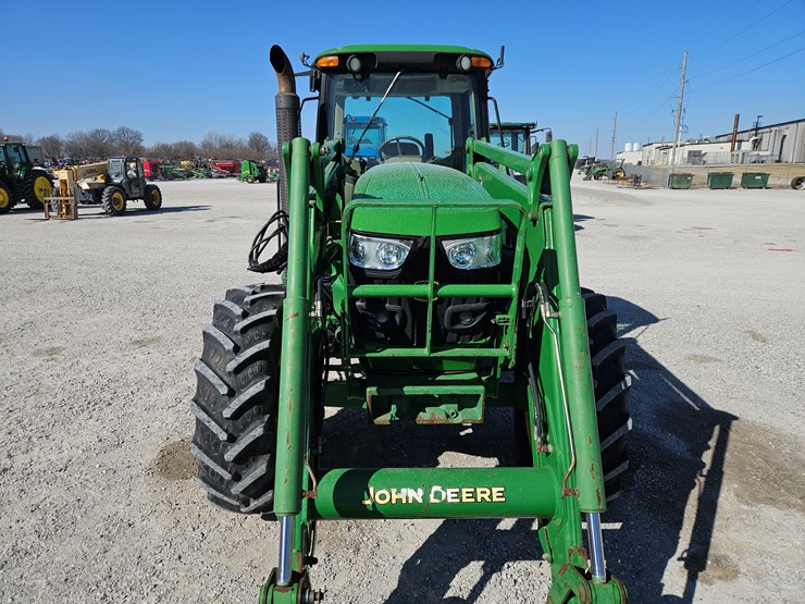 2014-john-deere-6140m-image-4