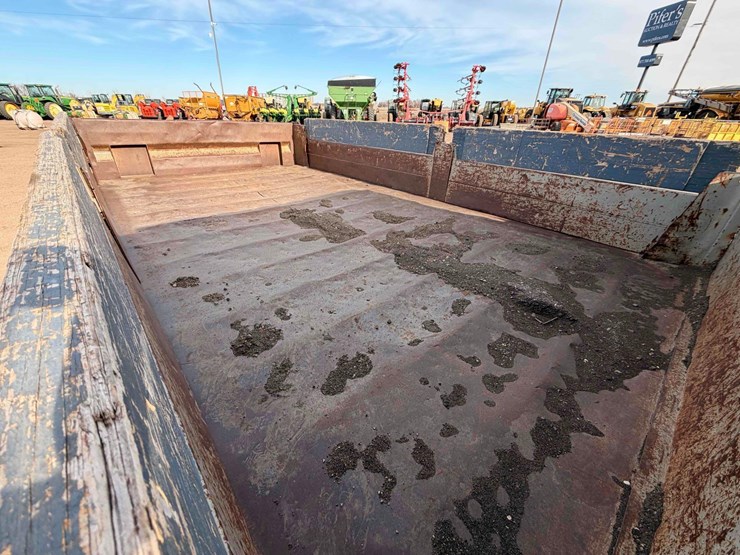 2001-tk-sterling-m5500-chassis-image-8