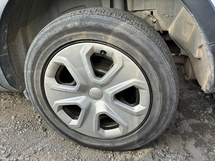 2013-ford-explorer-image-5