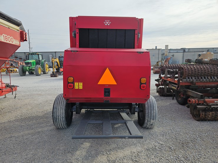 2015-massey-ferguson-2946-image-8