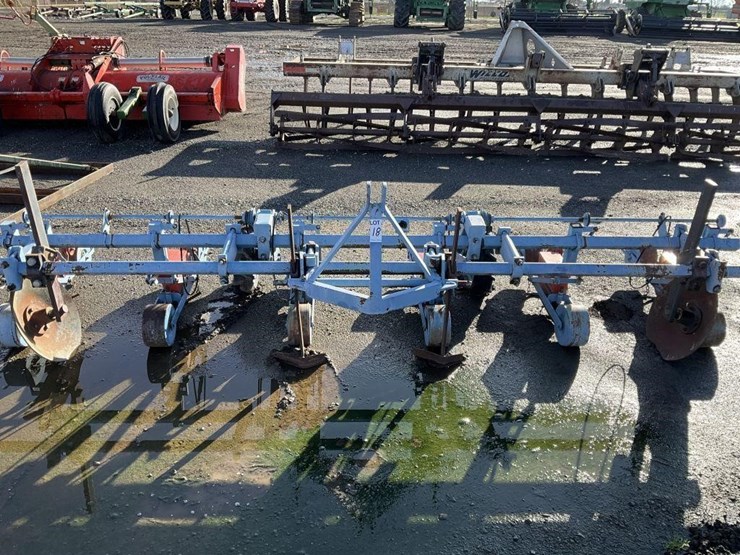 custom/gaspardo-3-pt-6-row-30"-planter-image-2