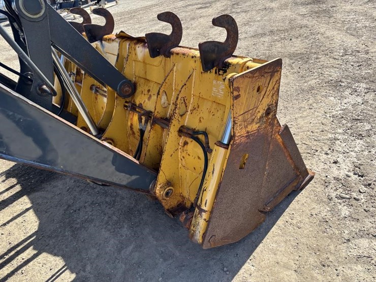 2017-deere-210lep-image-11