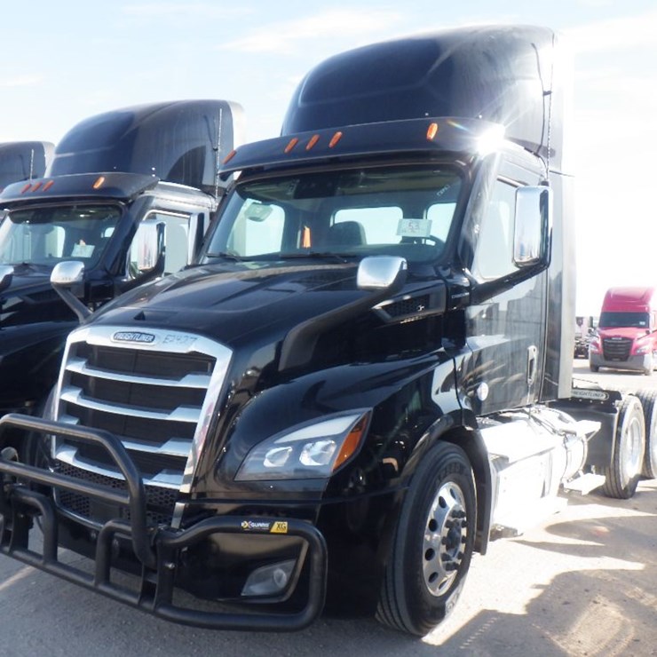 2022 FREIGHTLINER CASCADIA 116