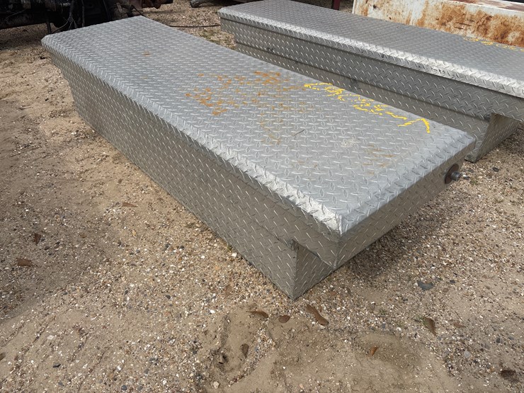 #1624-•-aluminum-tool-box-for-pickup-image-3