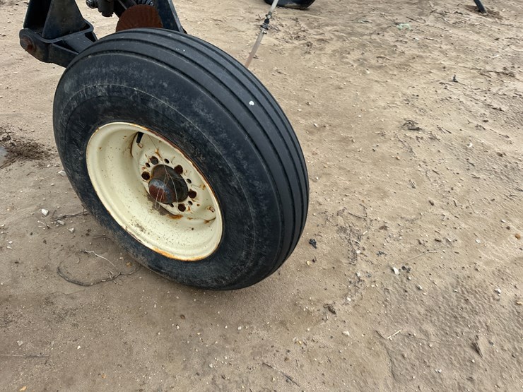 #38849-•-yetter-76"-twin-row-knife-applicator-image-11