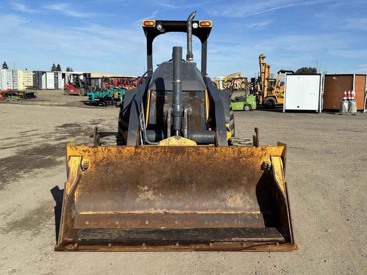 2018-deere-210lep-image-6