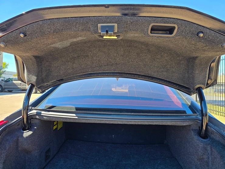 2017-cadillac-federal-70-in-limo---30,529-miles-w-premium-coachwork-by-federal-image-18