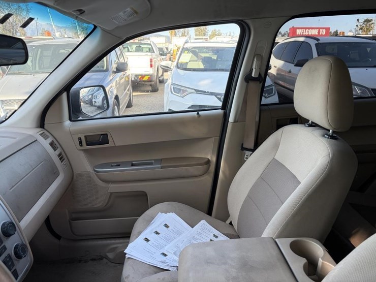 2008-ford-escape-image-13