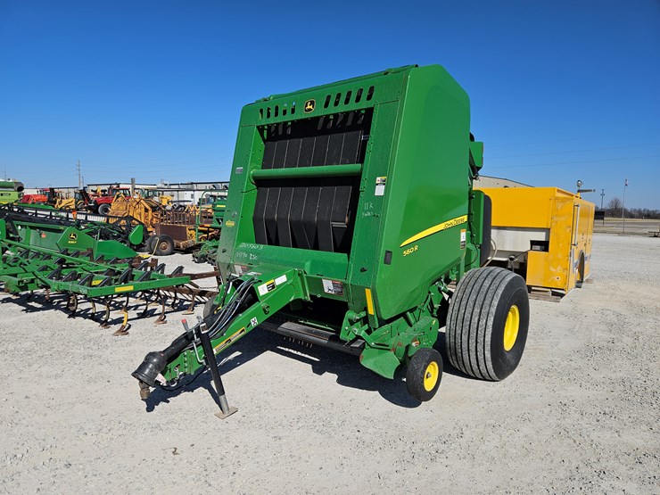 2022-john-deere-560r-image-1