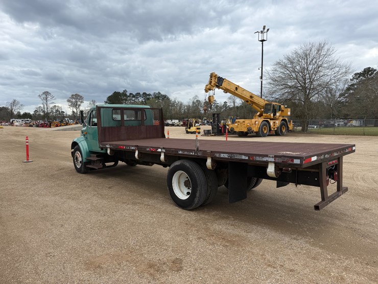 1997-international-4700-image-4