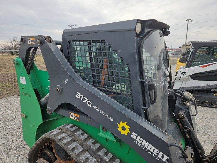 2019-deere-317g-image-23
