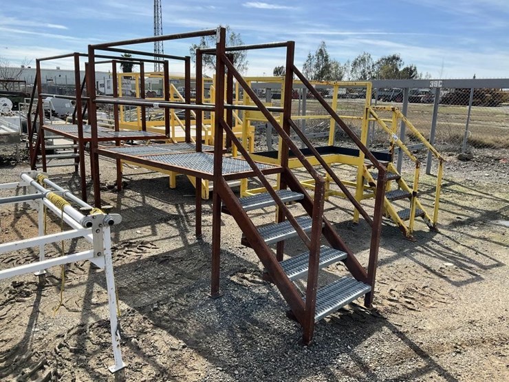 7'x4'x40"-steel-catwalk-platform-image-2