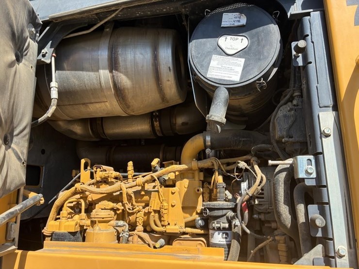 2018-deere-624-p-tier-image-29