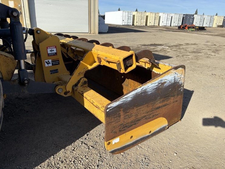 2018-deere-210lep-image-17