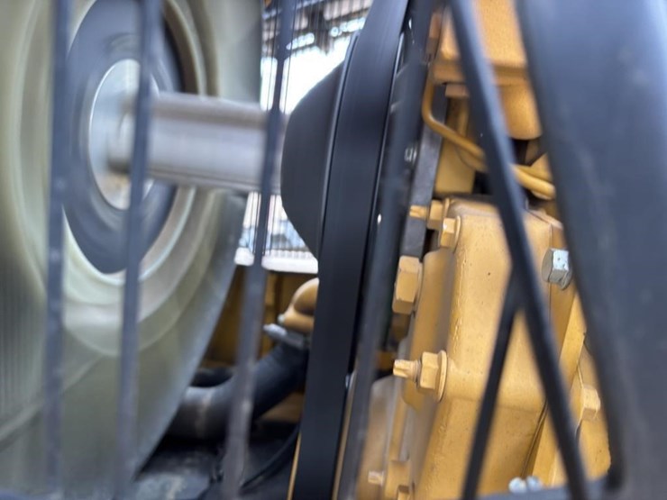 2018-deere-210lep-image-57