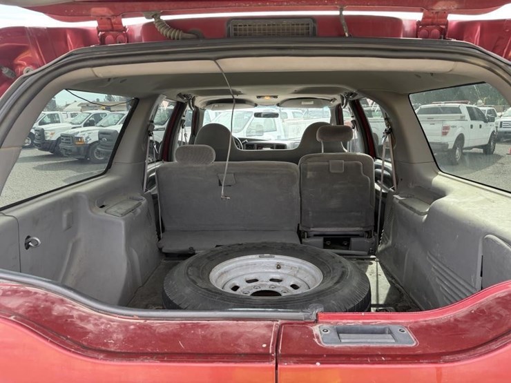 2000-ford-excursion-image-11