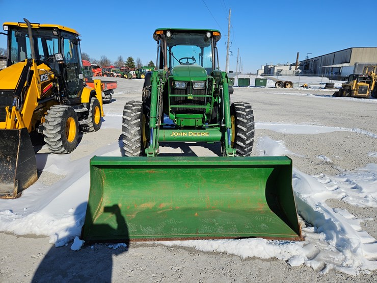2014-john-deere-5100e-image-2