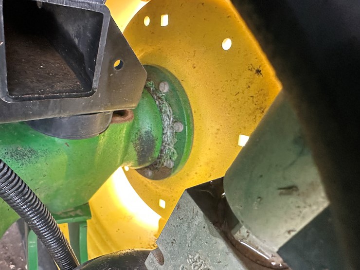 2014-john-deere-5075m-image-11