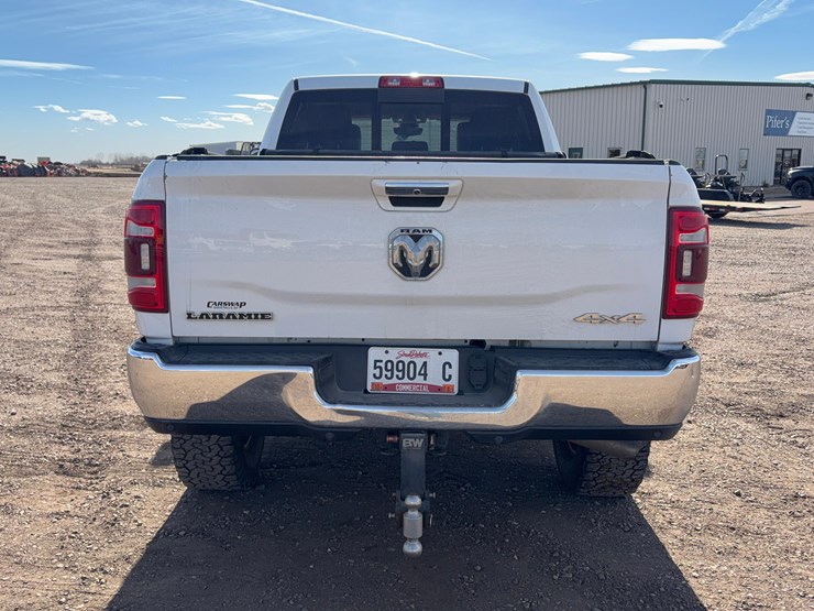 2020-ram-2500-laramie-image-5