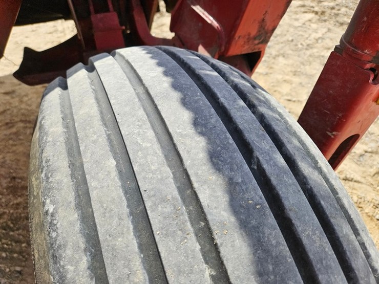 2019-new-holland-313-image-38