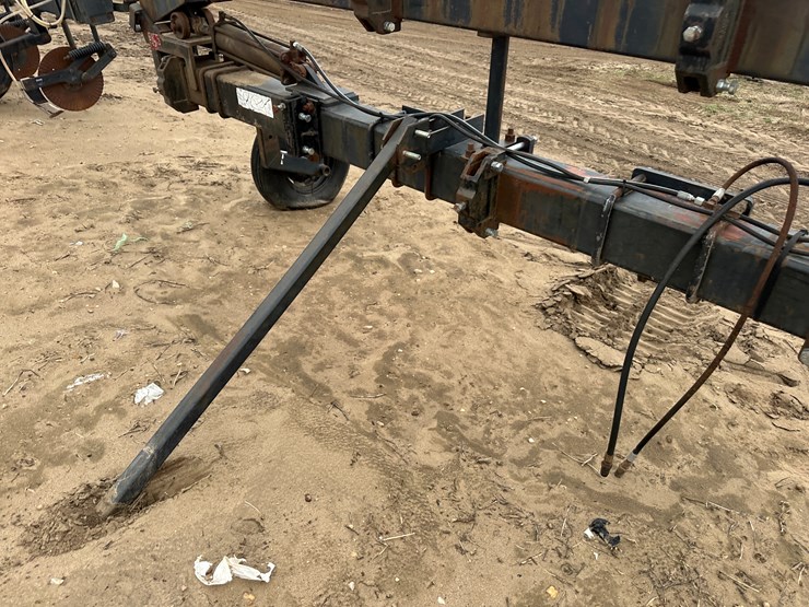 #38850-•-38'-yetter-toolbar-image-16