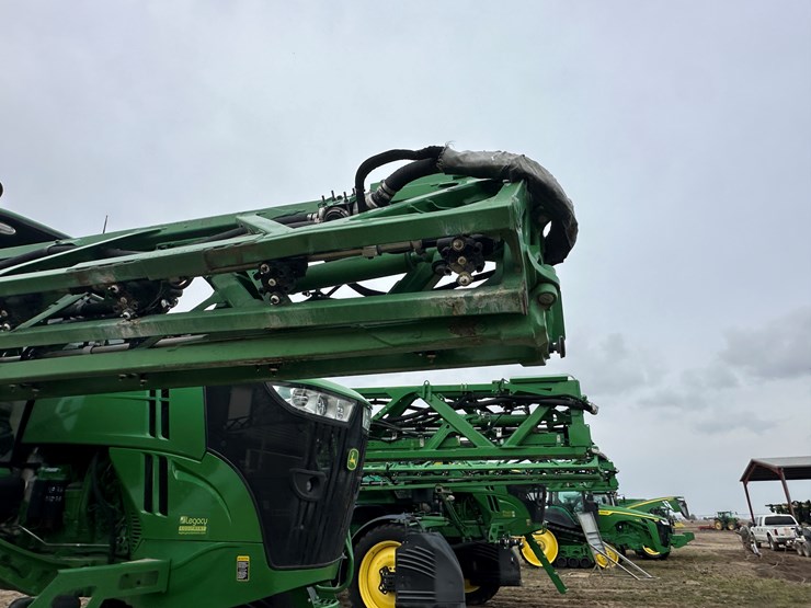 2021-john-deere-r4044-image-63