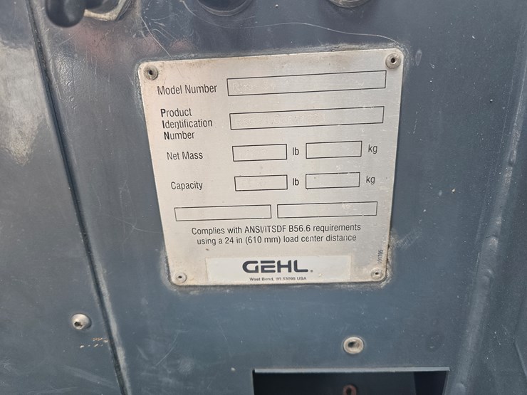 2013-gehl-rs6-34-image-11