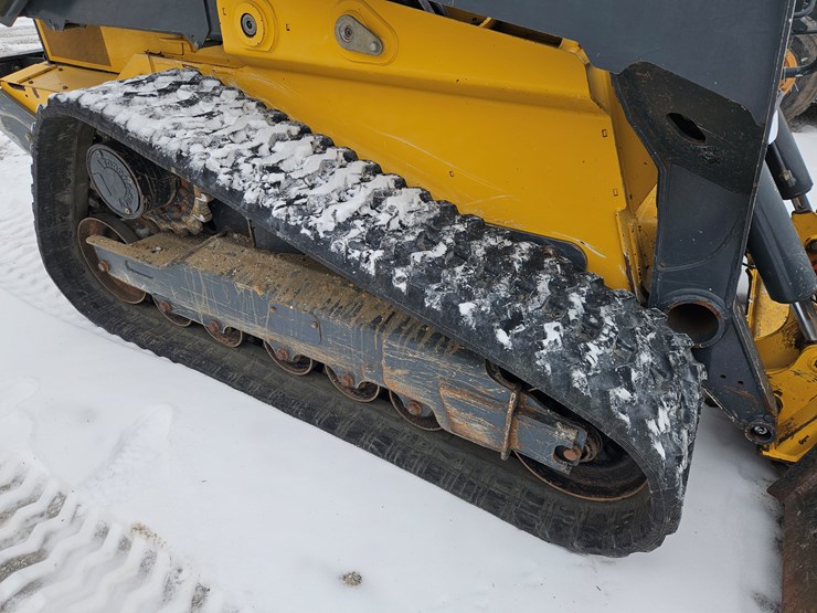 2020-deere-333g-image-23