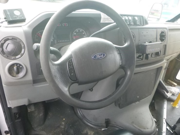 2014-ford-e450-image-9