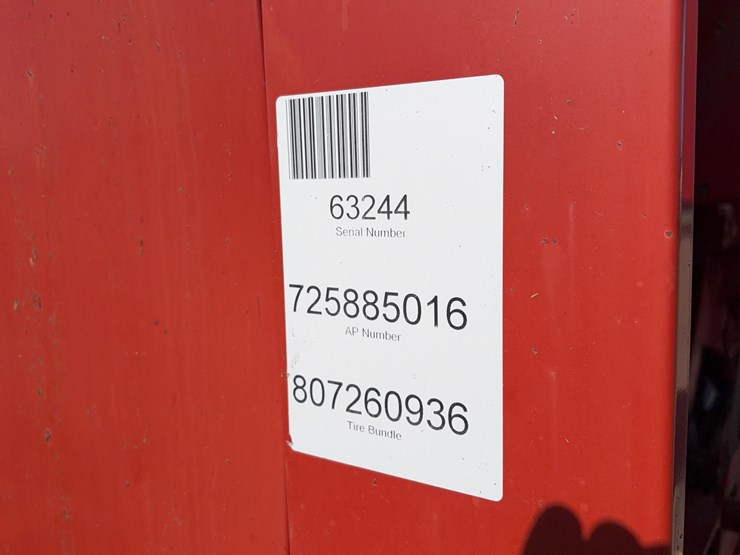 new-holland-br750-image-19