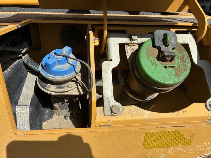 2018-deere-624-p-tier-image-18