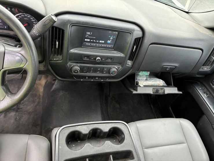 2016-chevrolet-2500-image-13