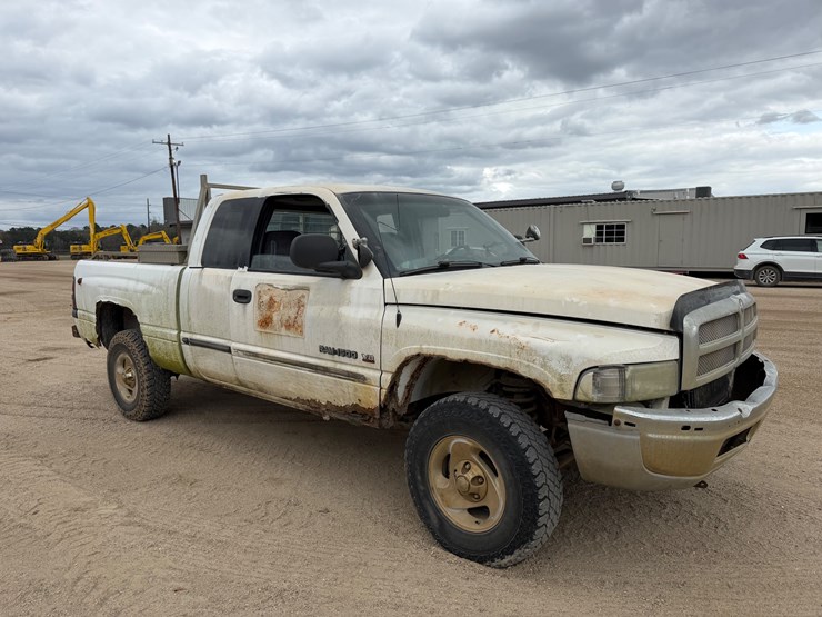 2001-dodge-ram-1500-image-2