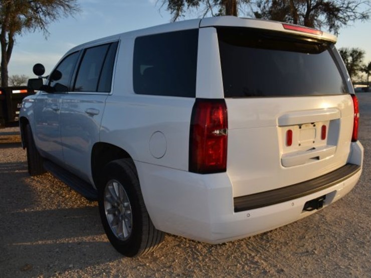 2018-chevrolet-tahoe-image-3