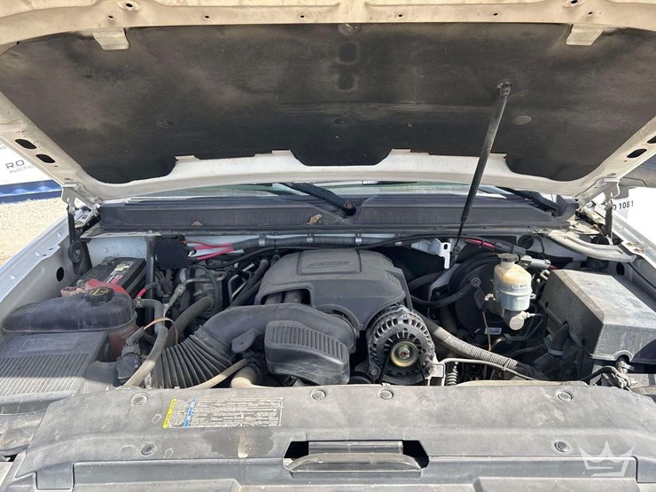 2010-chevrolet-tahoe-image-9