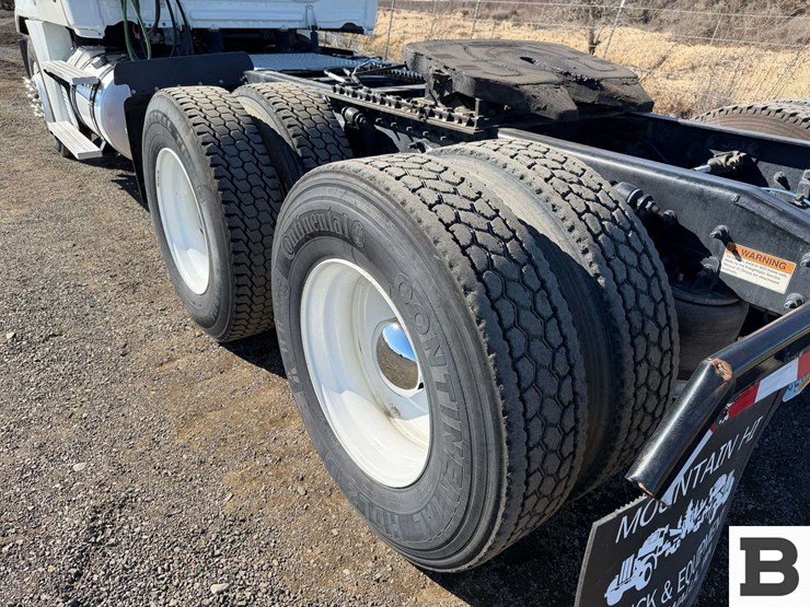 2017-freightliner-cascadia-125-image-27