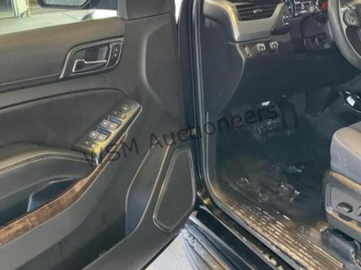 2020-chevrolet-tahoe-image-23