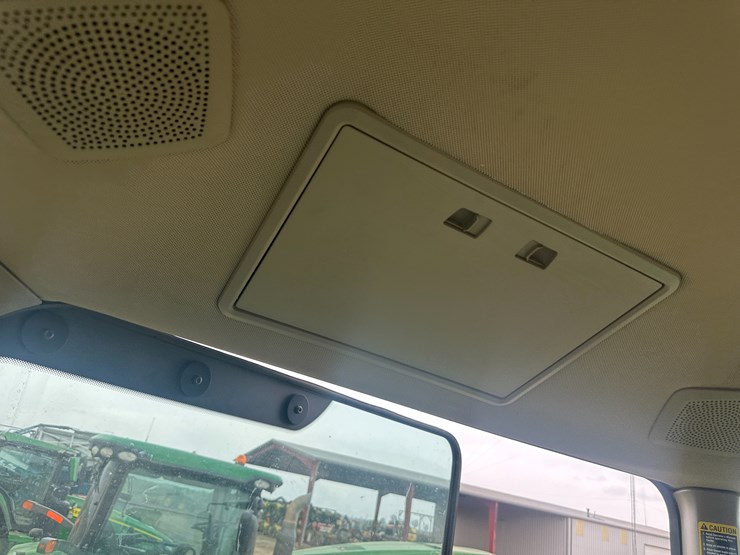 2021-john-deere-8rt-340-image-93