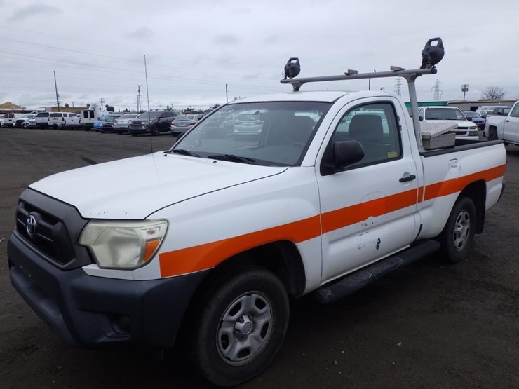 2013-toyota-tacoma-image-1