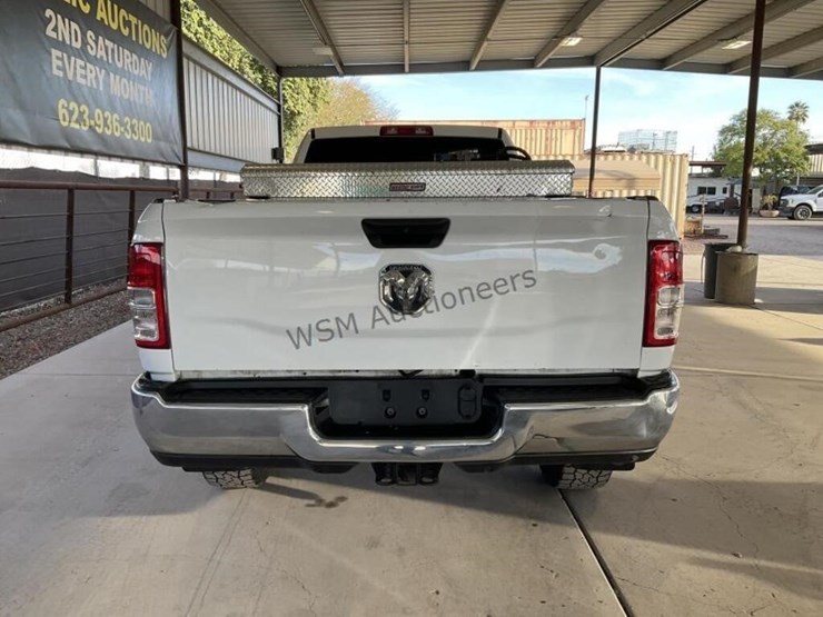 2020-dodge-2500-image-6