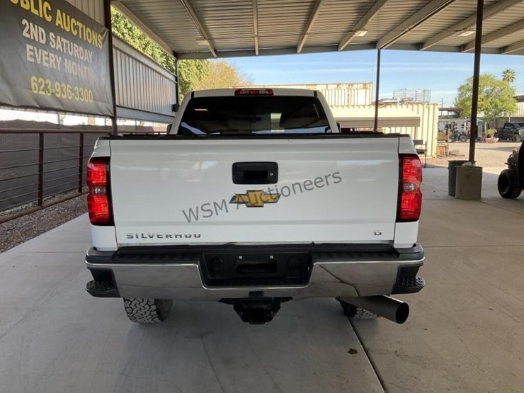 2015-chevrolet-silverado-2500hd-image-6