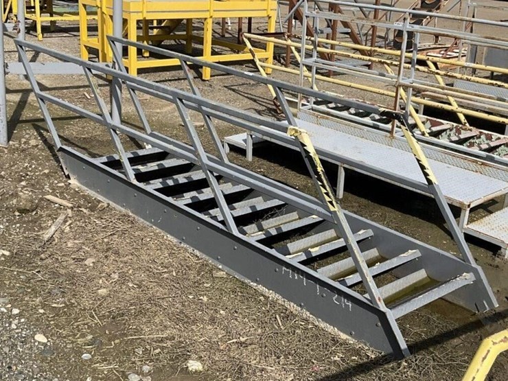 10'-portable-steel-staircase-image-1