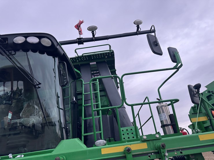 2021-john-deere-cp690-image-56