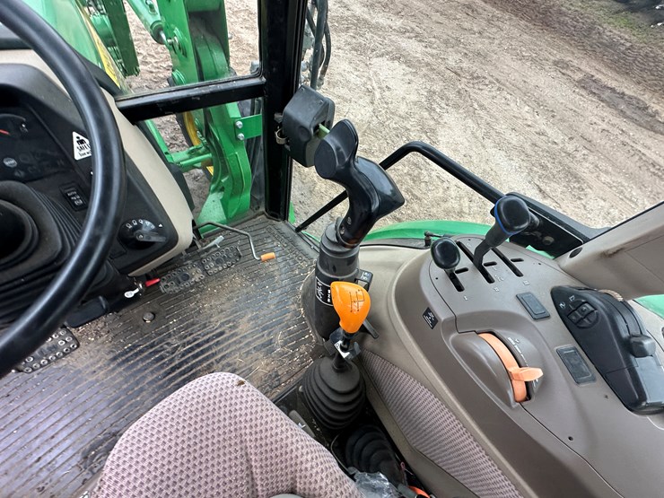 2014-john-deere-5075m-image-59