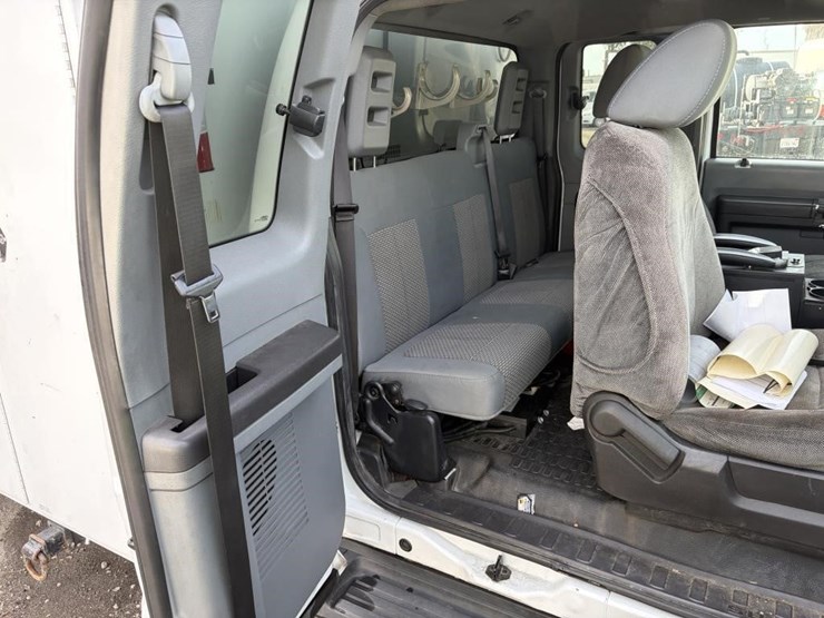 2011-ford-f550-image-10