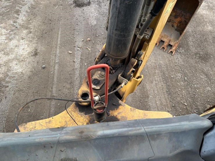 caterpillar-420f2-image-53