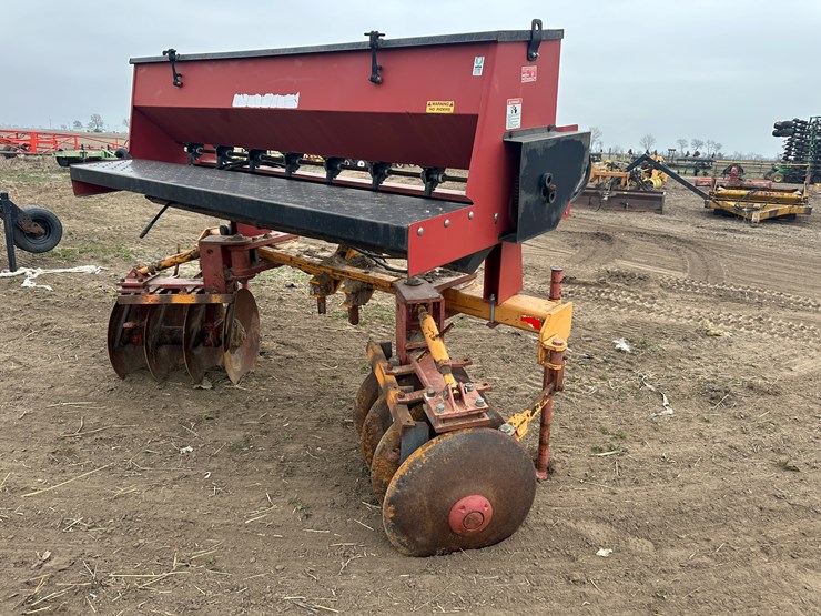 #40115-•-w&m-manufacturing-825-levee-plow-w/w&a-levee-seeder-image-3